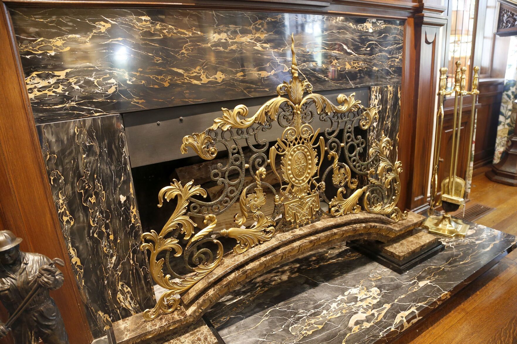 Gov Mansion